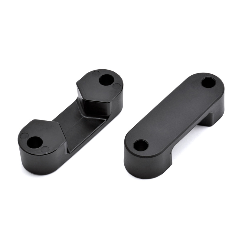 Connecting clamp chain guide